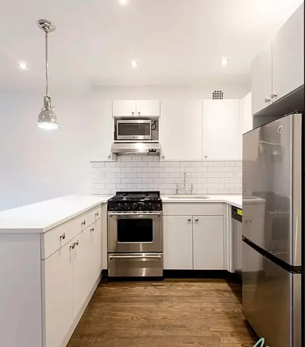255 West 14th Street — Photo 3