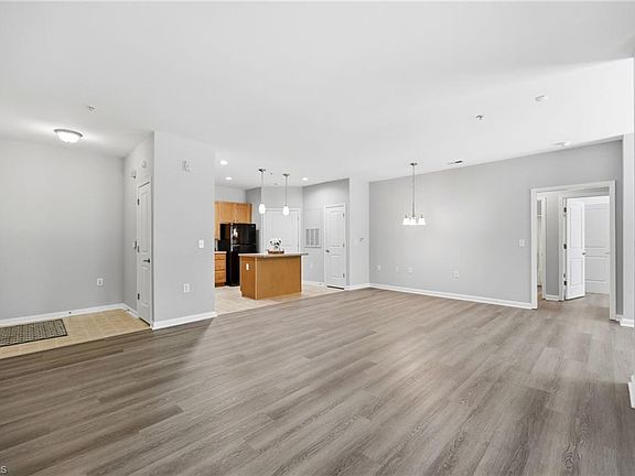 5th image of 3610 Spanish Peak Dr APT 1B