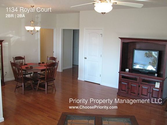 3rd image of 1134 Royal Ct