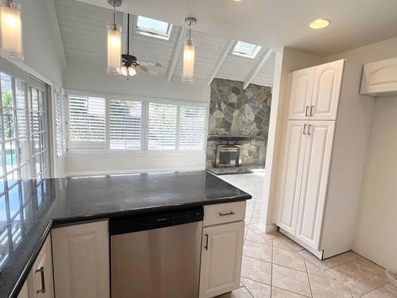 5th image of 3077 Saddleback Ct