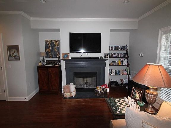 Living Room/Fireplacce