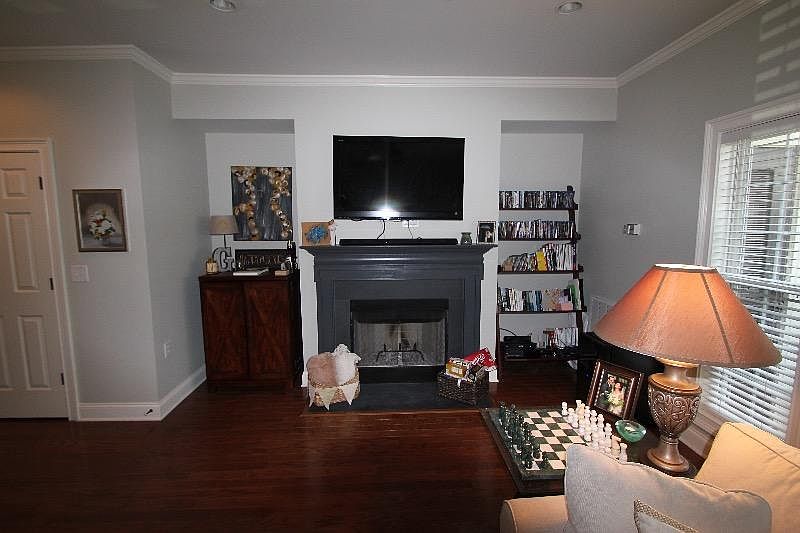 Living Room/Fireplacce