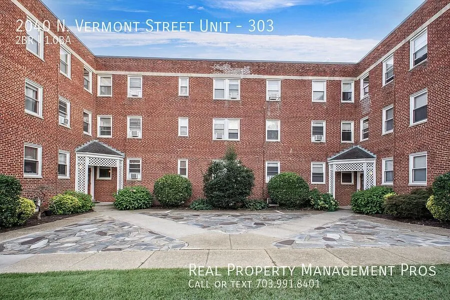 2040 N Vermont St #303
