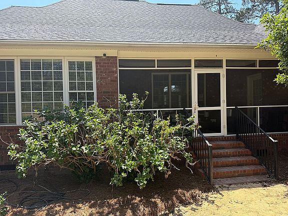 4th image of 404 N Timberlake Ln