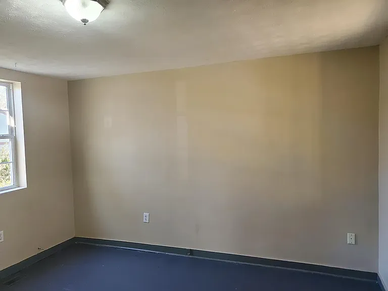 2049 N Benton Ave — Photo 4