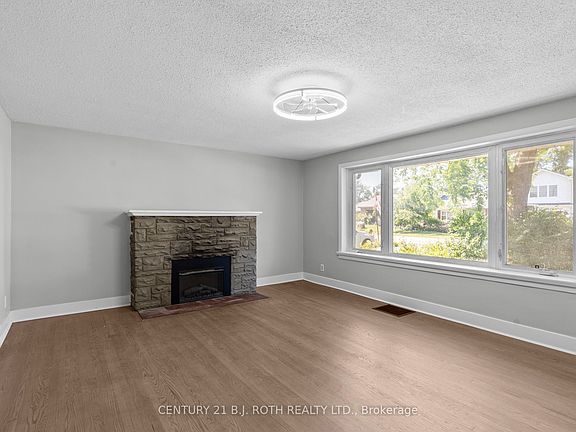 3rd image of 323 Crawford St