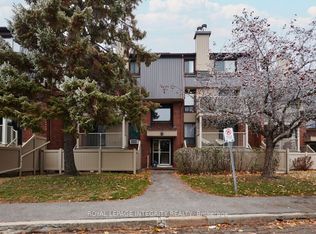 20 Sweetbriar Cir #6, Ottawa, ON K2J2K4