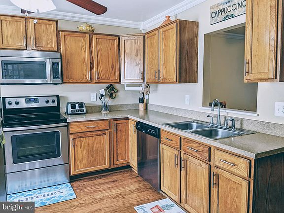 3rd image of 413 Mayfair Pl #199