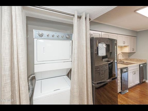 4th image of 520 Berlin Dr #179