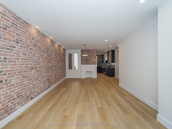 4th image of 19 Monk St #1