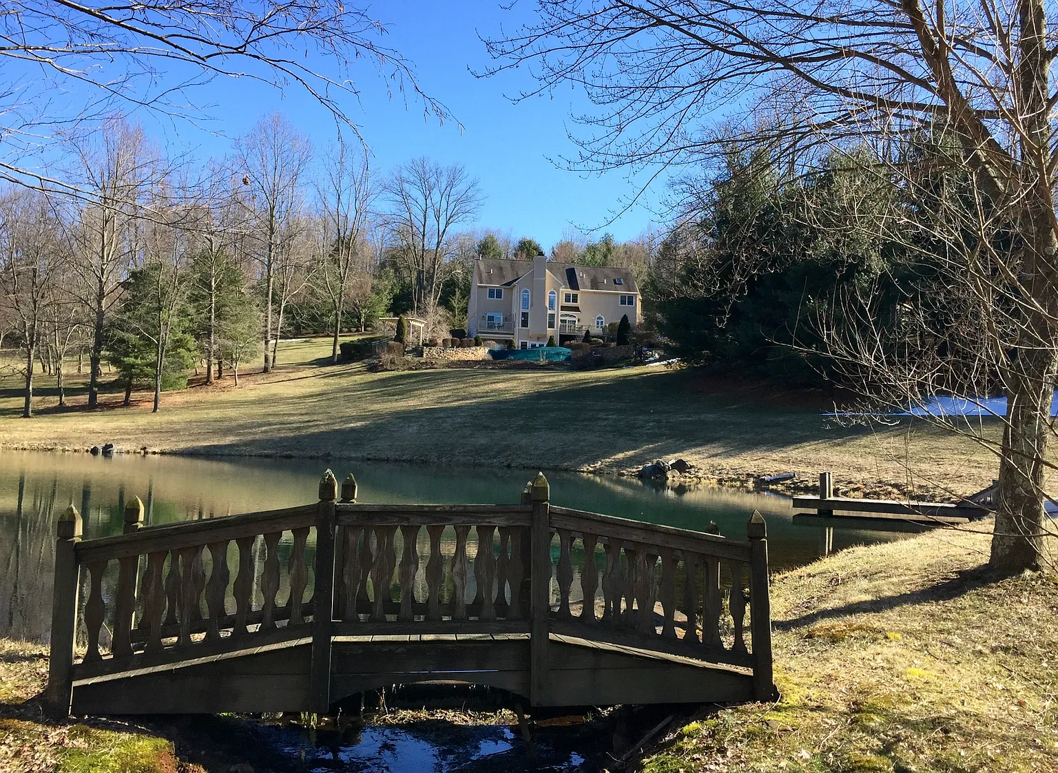 1025 Hunters Rd photo 1