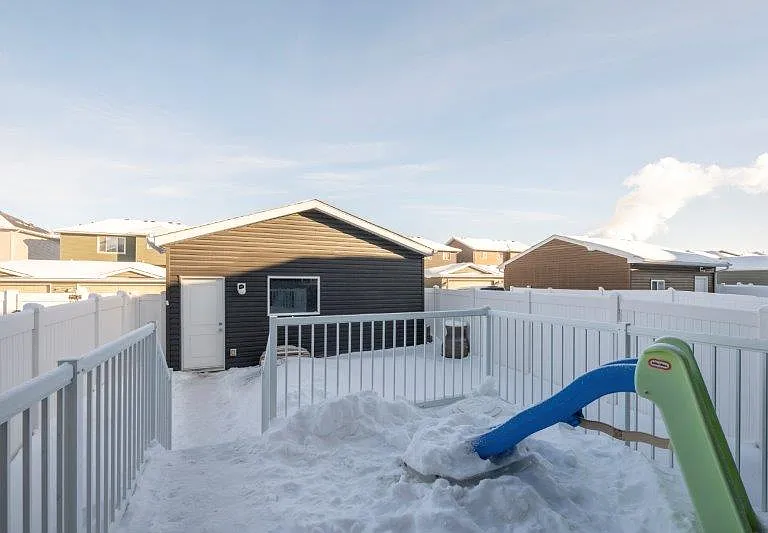 226 Redstone Dr NE — Photo 35