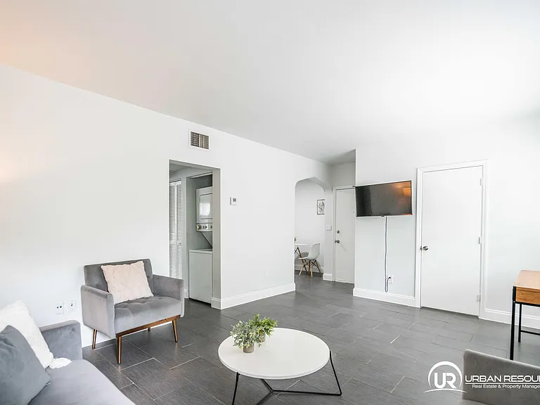 1007 Bay Dr #104 — Photo 14