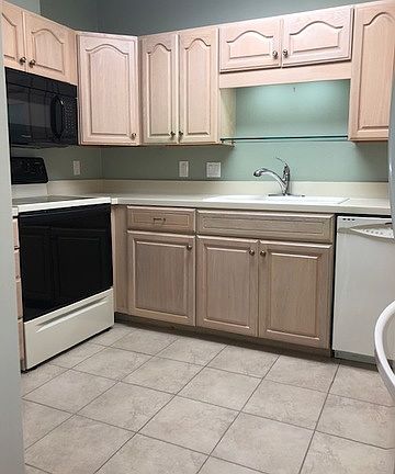 2nd image of 1 Towers Park Ln APT 1016
