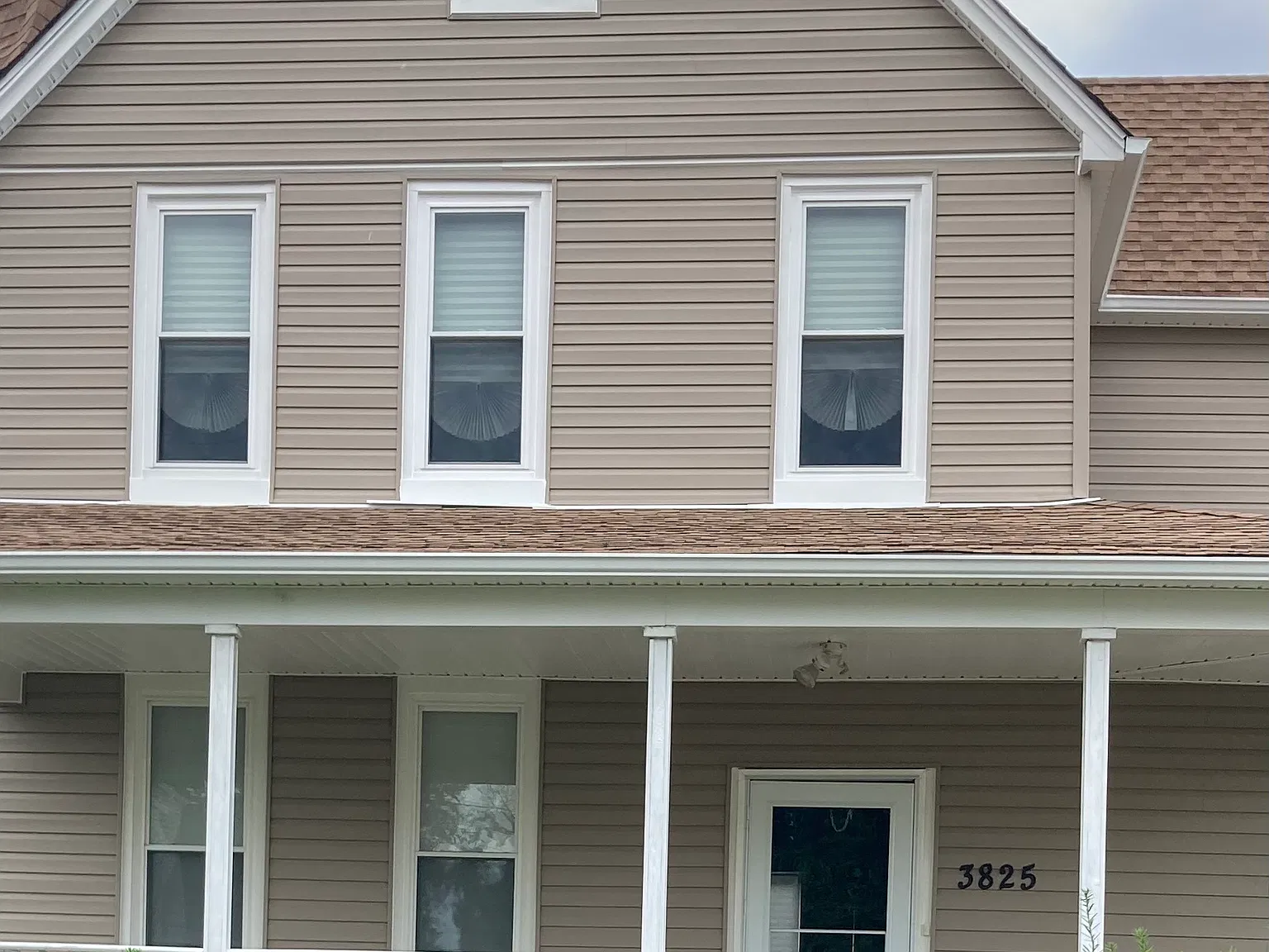 4 bed, 1.5 bath, $700 — Photo 1