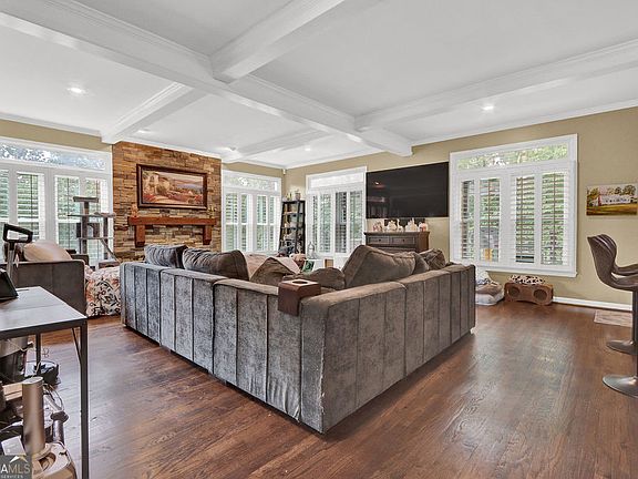 5th image of 1110 Sheridan Way