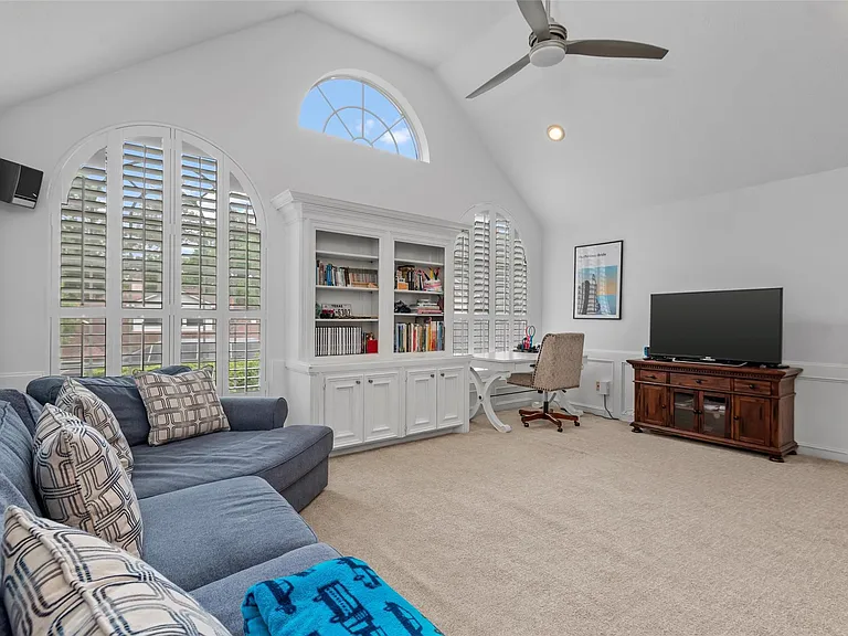 1811 Wild Plum Ct — Photo 23