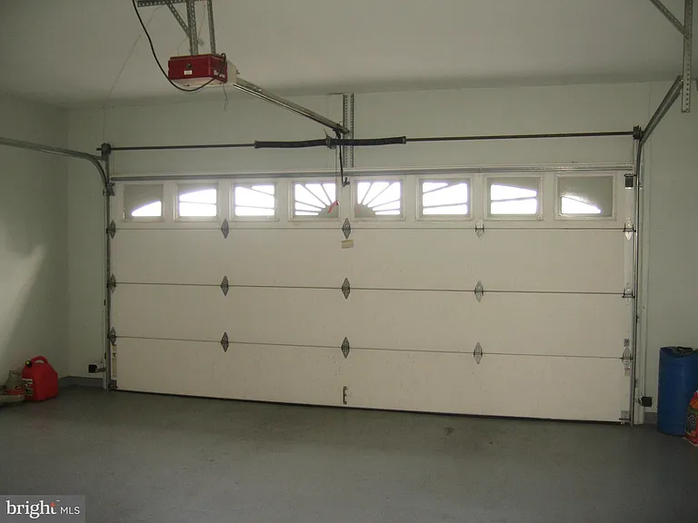 2109 S Childs Rd — Photo 10