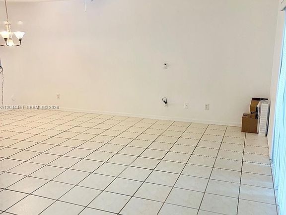 5th image of 829 NW 208th Way