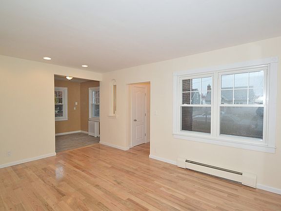 5th image of 1019 Theodora St