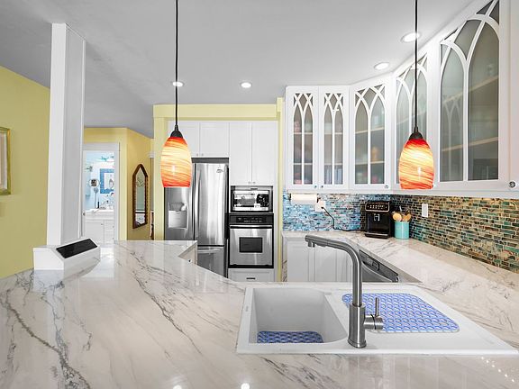 5th image of 5155 W Point Loma Blvd