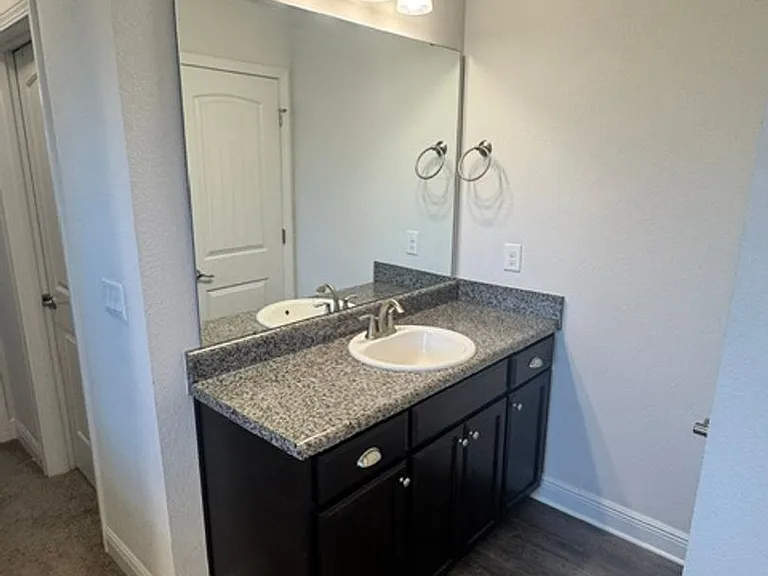 5746 Periwinkle Ln — Photo 16