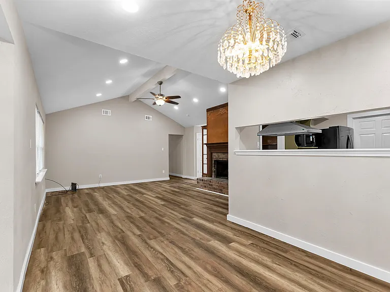 6211 Coachgate Dr — Photo 23