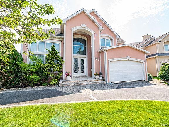 2nd image of 37 Crescent Cove Cir