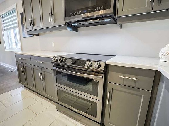 2nd image of 335 Normanton St