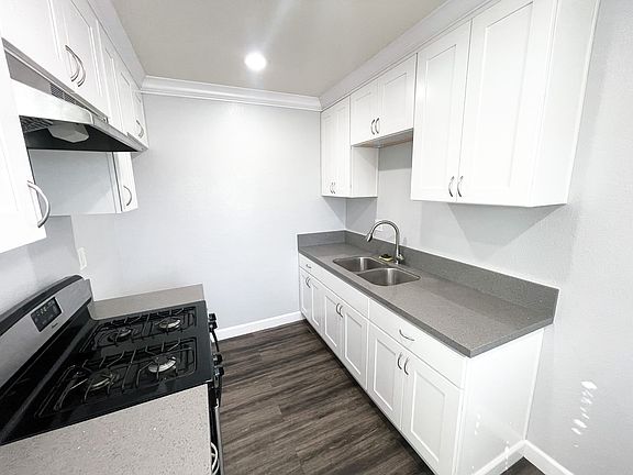 4th image of 117 14th St #C