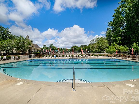 3rd image of 7059 Cloer Ct