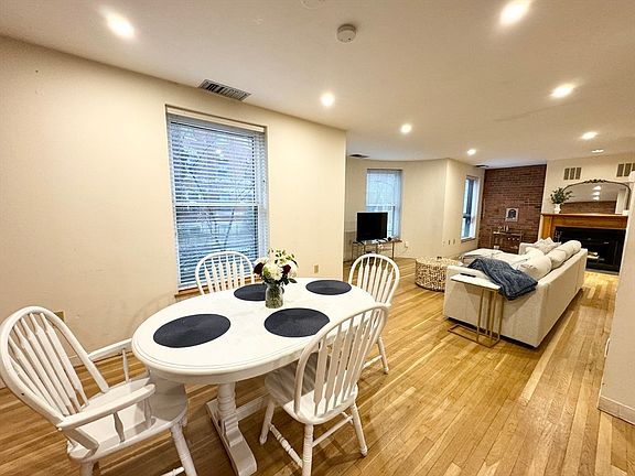 2nd image of 96 Gainsborough St Unit 103W