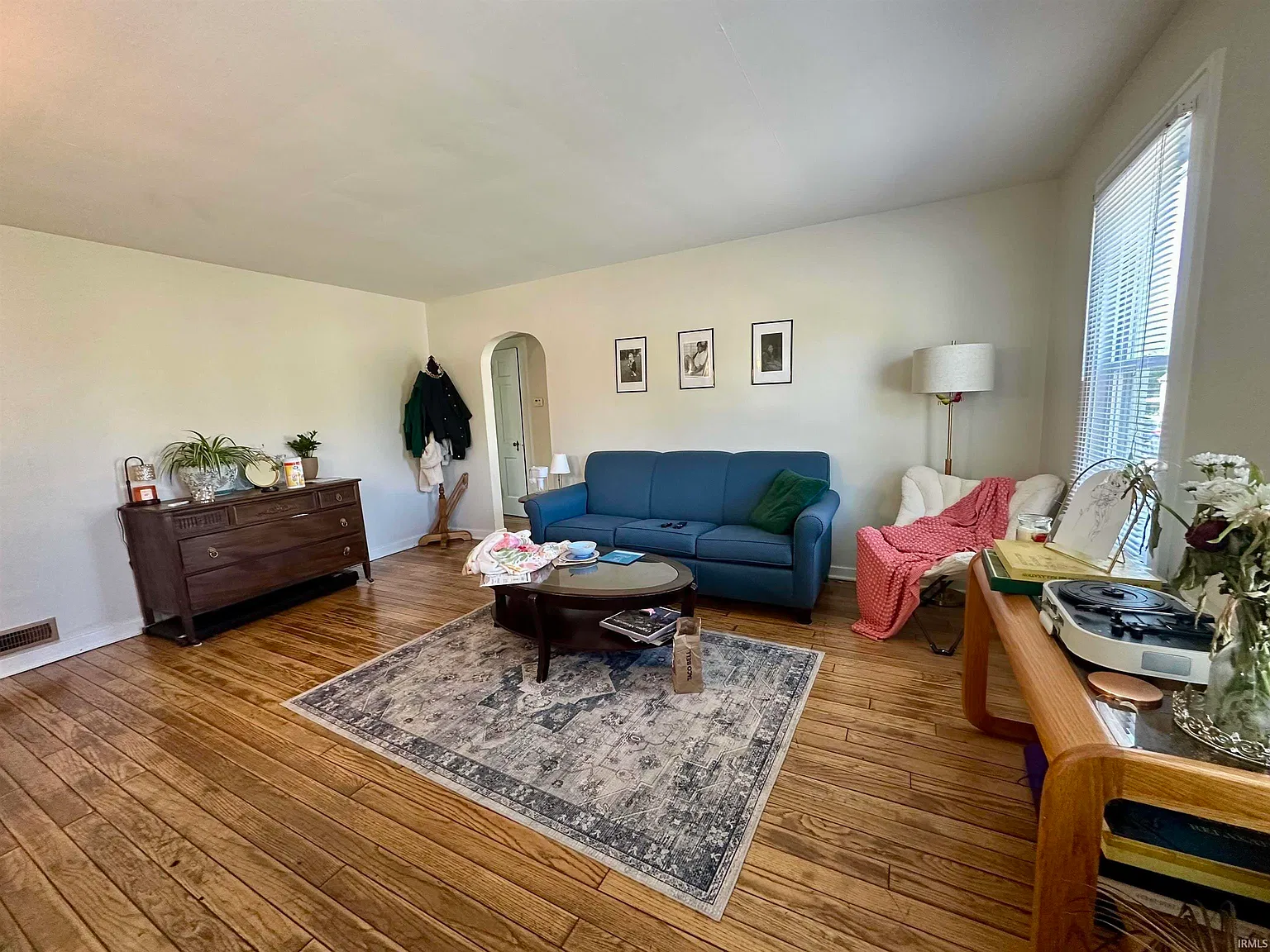 3 bed, 2.0 bath, 1340 sqft, $2,375 — Photo 3