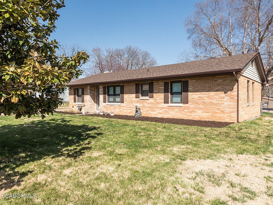 1st image of 2211 S Country Club Dr