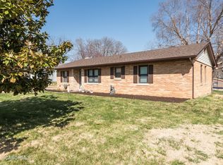 2211 S Country Club Dr, Jefferson City, MO 65109