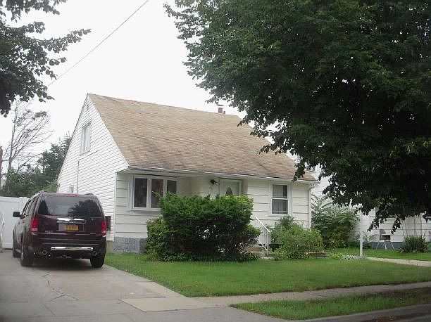 2nd image of 45 Perry St