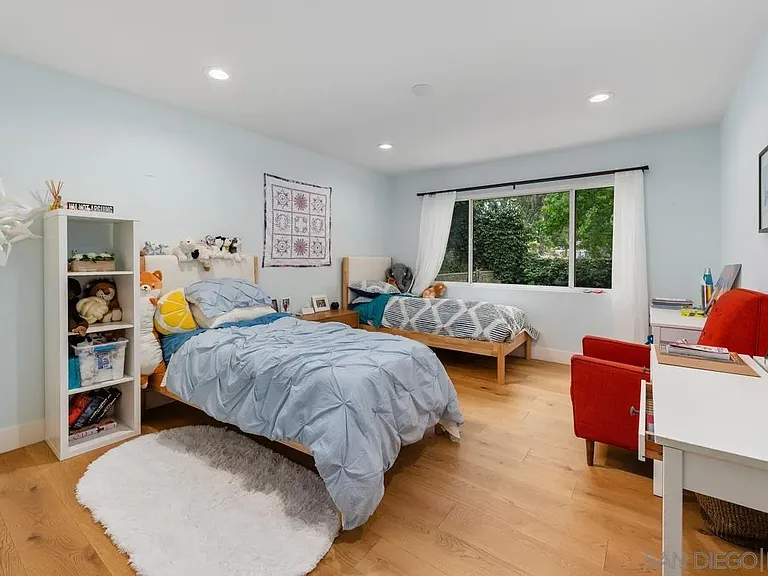 8383 Cliffridge Ln — Photo 15