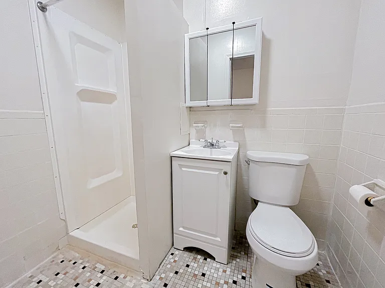 610 Farmington Avenue — Photo 9