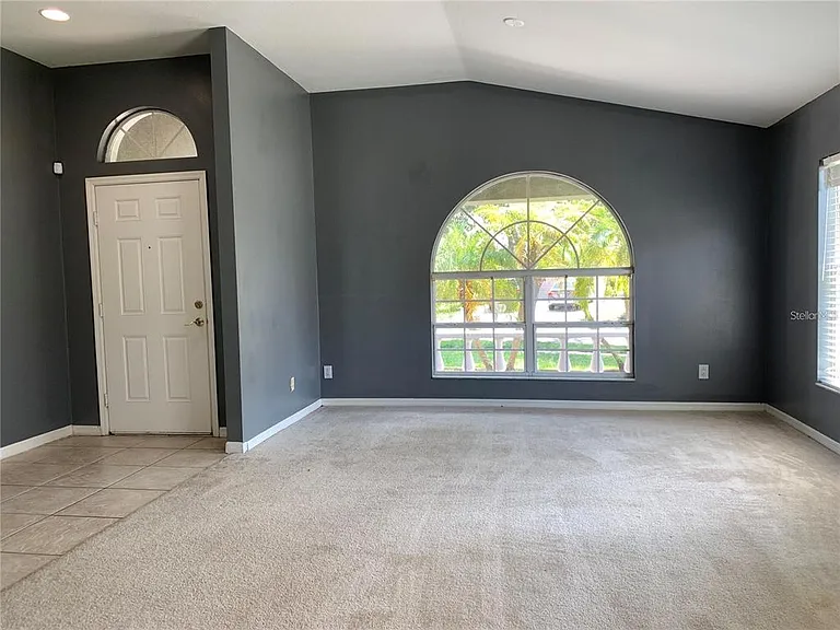 4211 Hartford Lake Dr — Photo 2