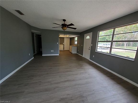 5th image of 2202 Lakeville Dr