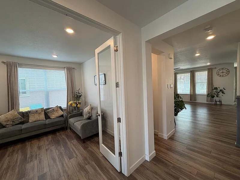 4 bed, 3.5 bath, $3,600 — Photo 2