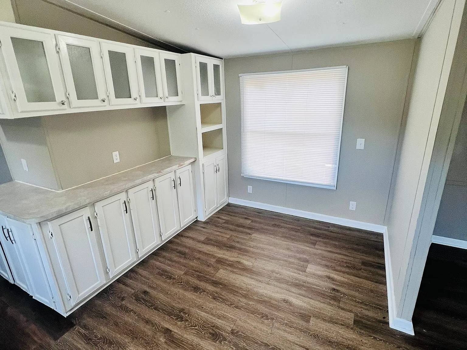 2 bed, 1216 sqft, $800 — Photo 2