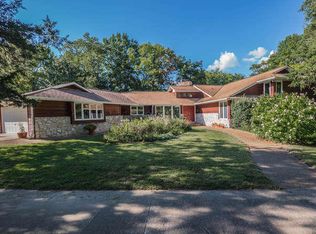 1001 W Covered Bridge Rd #R, Columbia, MO 65203