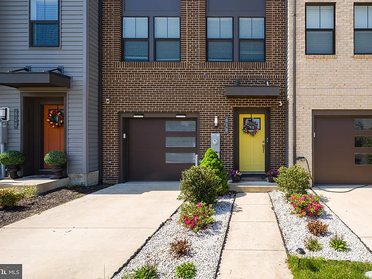 618 Chalcedony Ln — Photo 4