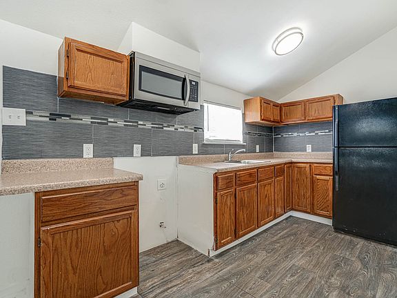 4th image of 3430 S Flores St APT 4