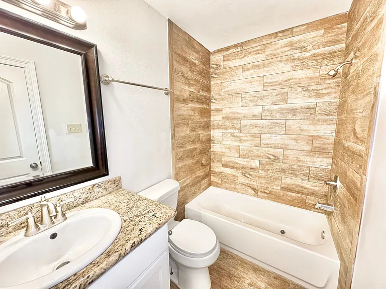 8740 Aubin St — Photo 15