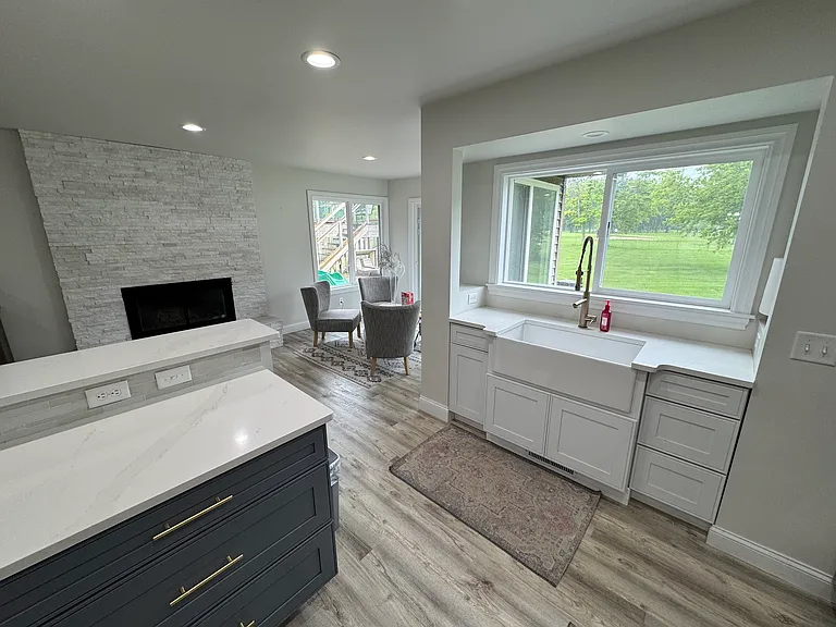 1571 N Huron Rd — Photo 33