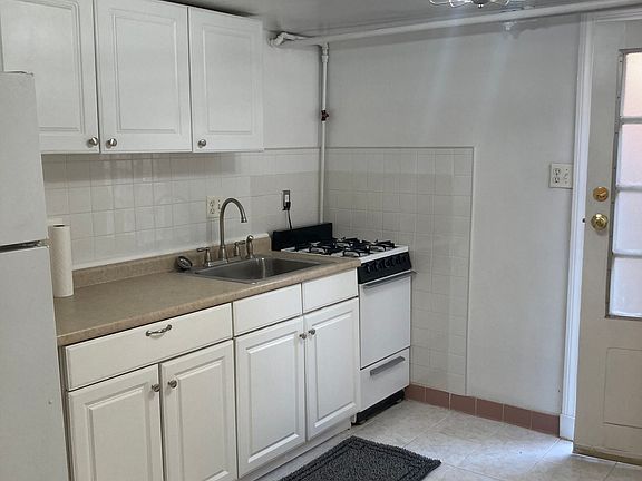 3rd image of 702 22nd St S #5