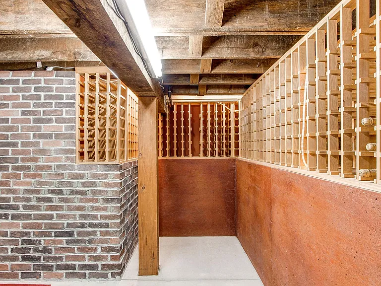 2220 N Ogden St — Photo 23