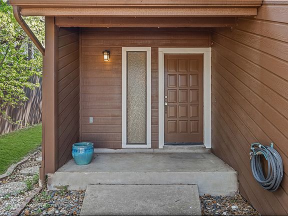 3rd image of 8113 Baywood Dr
